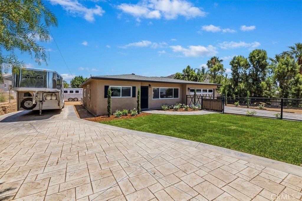 Image 9 of property listing at 3243 Temescal, Norco, CA 92860