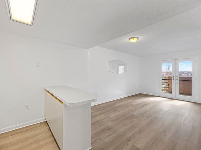 165 Cottage St 413, Chelsea, MA 02150