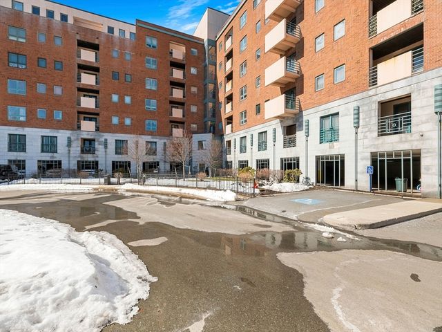 165 Cottage St 413, Chelsea, MA 02150