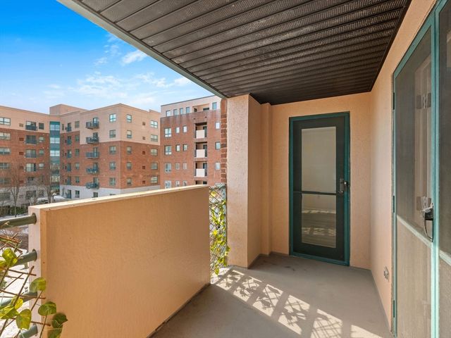 165 Cottage St 413, Chelsea, MA 02150