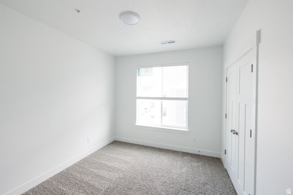 Image 8 of property listing at 4653 S ALDER DR #H303, Mapleton, UT 84664