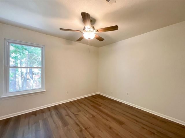 14 Elk Crossing Drive, Spring, TX 77381