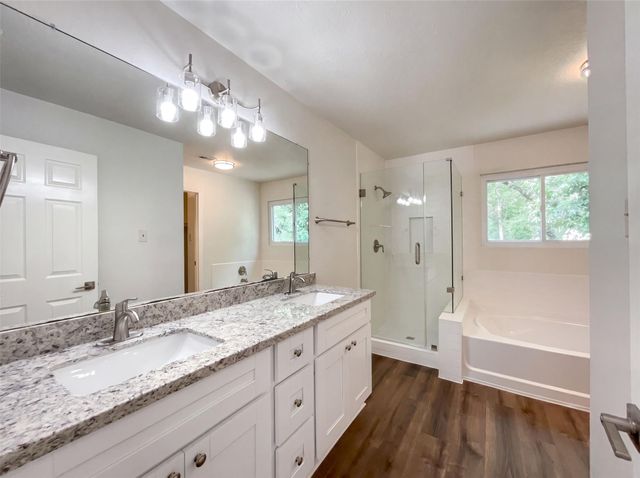 14 Elk Crossing Drive, Spring, TX 77381