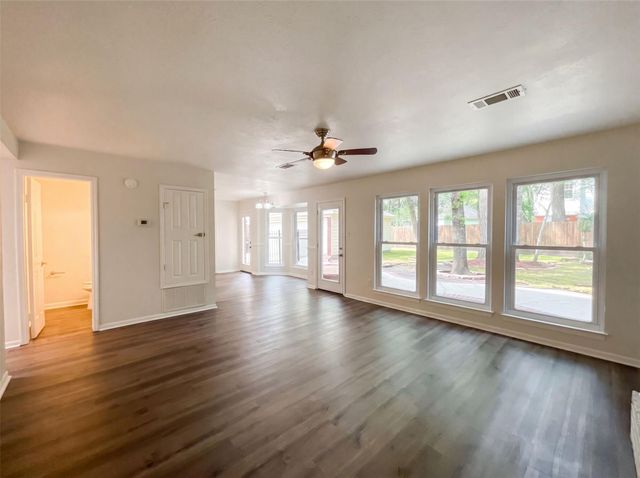 14 Elk Crossing Drive, Spring, TX 77381