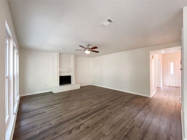14 Elk Crossing Drive, Spring, TX 77381