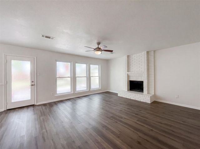 14 Elk Crossing Drive, Spring, TX 77381