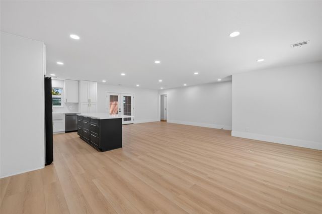 9770 Cedardale Drive, Houston, TX 77055