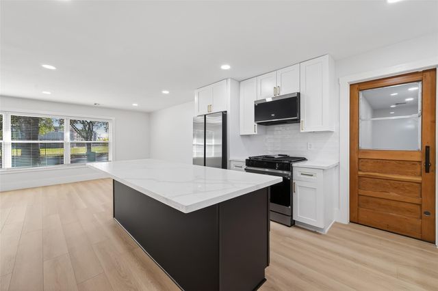 9770 Cedardale Drive, Houston, TX 77055