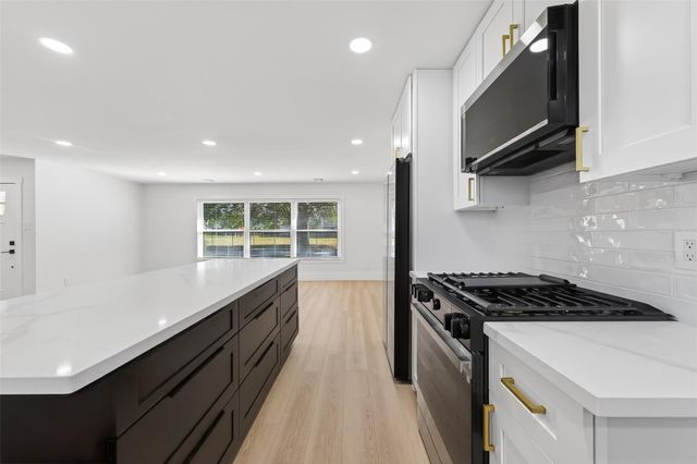 9770 Cedardale Drive, Houston, TX 77055