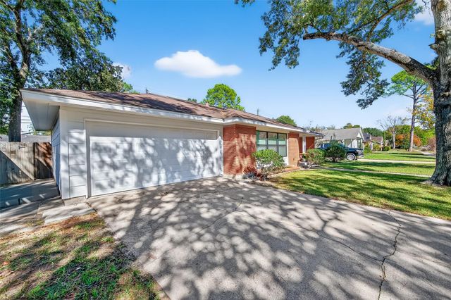 9770 Cedardale Drive, Houston, TX 77055