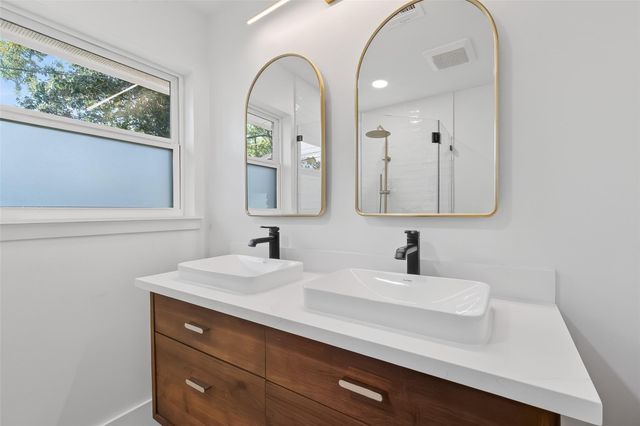 9770 Cedardale Drive, Houston, TX 77055