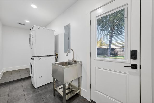 9770 Cedardale Drive, Houston, TX 77055