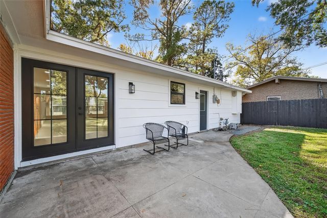 9770 Cedardale Drive, Houston, TX 77055