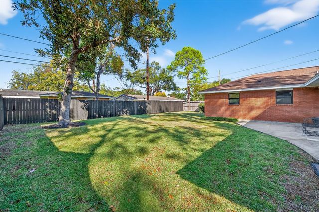 9770 Cedardale Drive, Houston, TX 77055