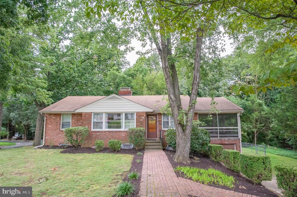 5950 CLAMES DR, Alexandria, VA 22310