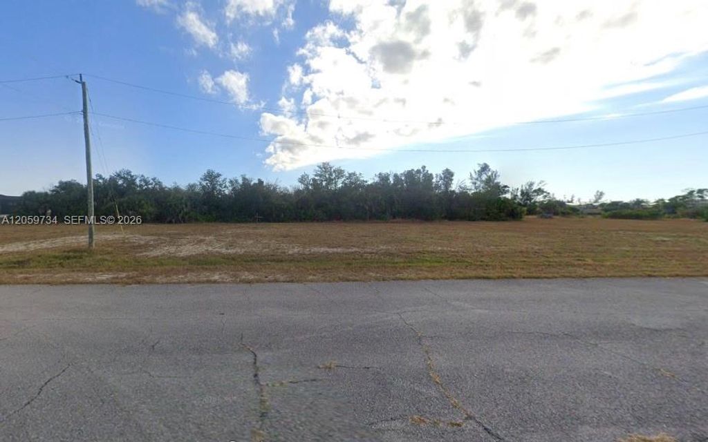 1915 NW 41st Ave, Cape Coral, FL 33993