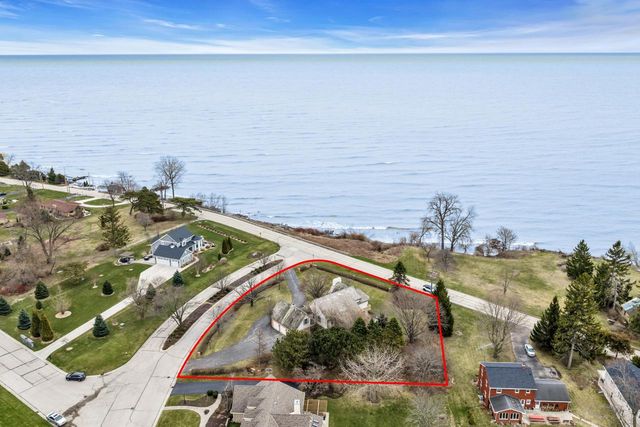 101 Lamplighter LANE, Wind Point, WI 53402