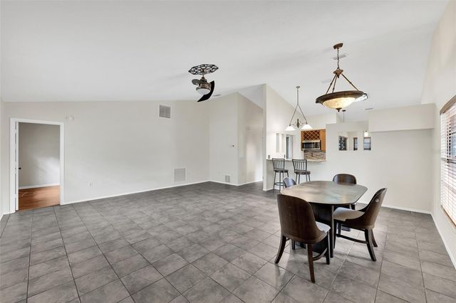5015 BARRINGTON CIRCLE 201, Sarasota, FL 34234