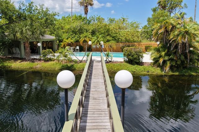 5015 BARRINGTON CIRCLE 201, Sarasota, FL 34234