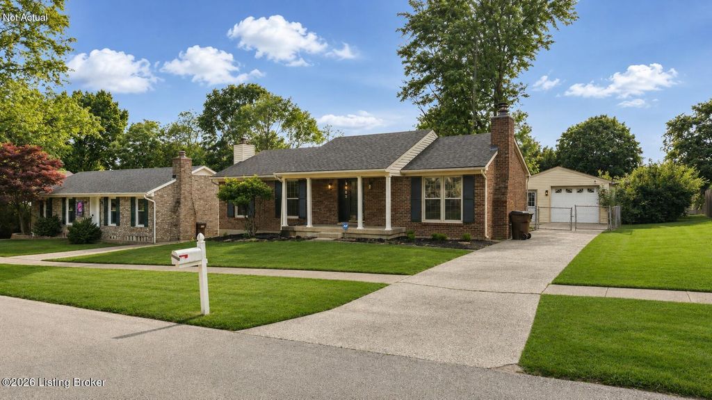 3902 Bristol Oaks Dr, Jeffersontown, KY 40299