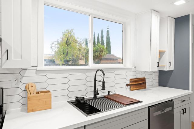 10878 S Mckinley Ave, French Camp, CA 95231