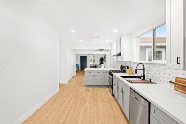 10878 S Mckinley Ave, French Camp, CA 95231