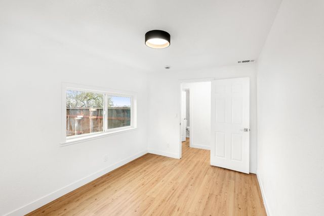 10878 S Mckinley Ave, French Camp, CA 95231