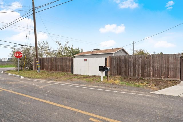 10878 S Mckinley Ave, French Camp, CA 95231