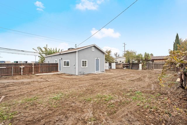 10878 S Mckinley Ave, French Camp, CA 95231