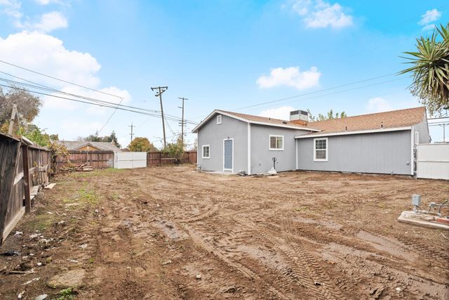 10878 S Mckinley Ave, French Camp, CA 95231