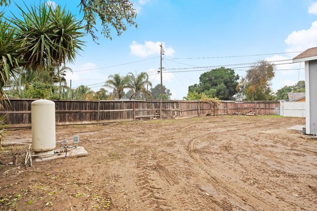 10878 S Mckinley Ave, French Camp, CA 95231