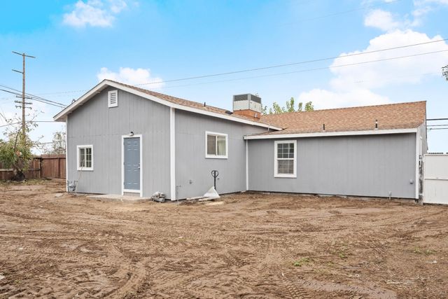 10878 S Mckinley Ave, French Camp, CA 95231