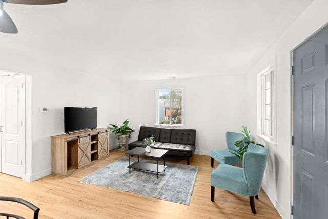 10878 S Mckinley Ave, French Camp, CA 95231