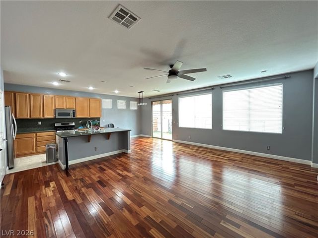 9224 Longhorn Falls Court, Las Vegas, NV 89149