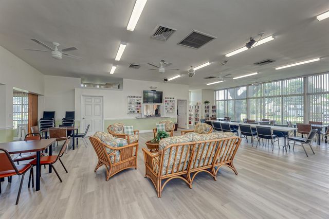 2475 W Golf Boulevard 247, Pompano Beach, FL 33064