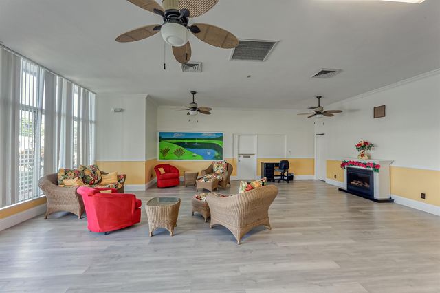2475 W Golf Boulevard 247, Pompano Beach, FL 33064