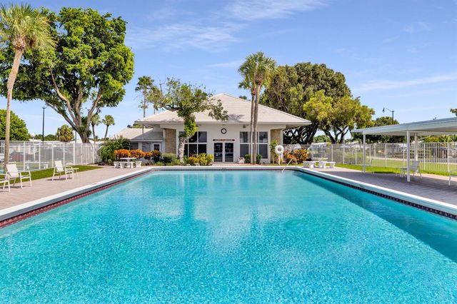 2475 W Golf Boulevard 247, Pompano Beach, FL 33064
