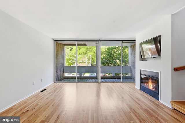 11510 MAPLE RIDGE RD, Reston, VA 20190