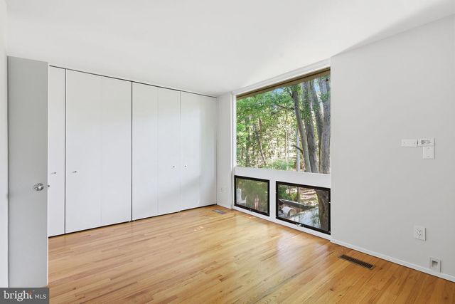 11510 MAPLE RIDGE RD, Reston, VA 20190