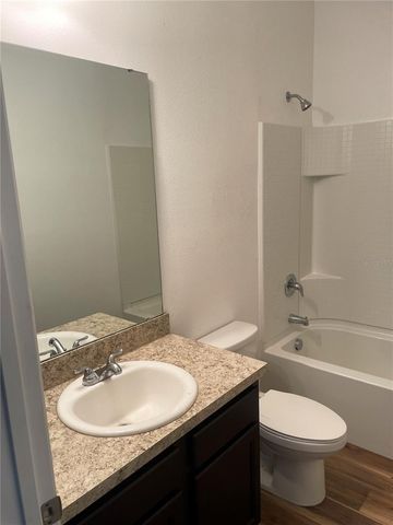 15725 PINE SISKIN LOOP, Mascotte, FL 34753