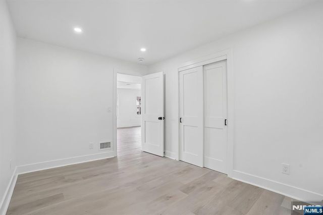20 Manito Avenue, Oakland, NJ 07436