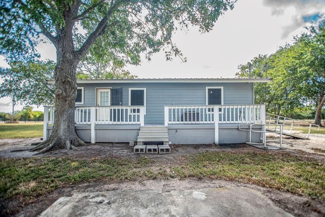 190 Hood Road, Inez, TX 77968