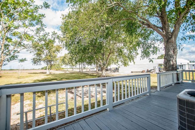 190 Hood Road, Inez, TX 77968