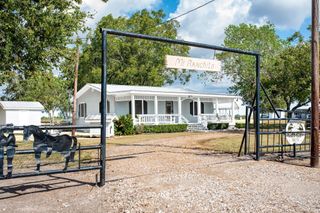 190 Hood Road, Inez, TX 77968