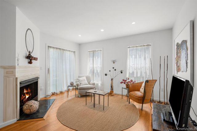 398 Cortlandt Avenue 8, Mamaroneck, NY 10543
