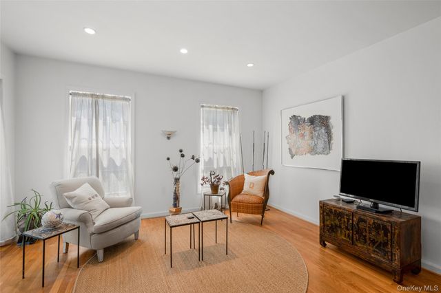 398 Cortlandt Avenue 8, Mamaroneck, NY 10543