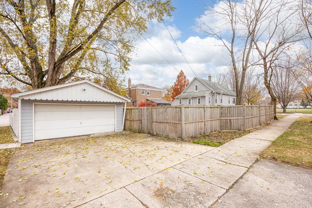 9201 S 52nd Avenue, Oak Lawn, IL 60453