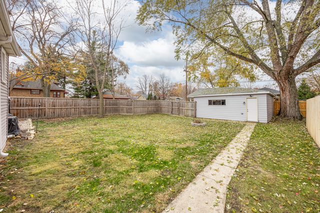 9201 S 52nd Avenue, Oak Lawn, IL 60453