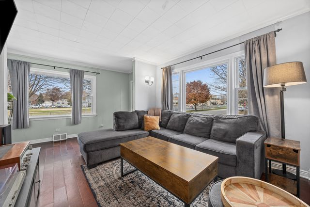 9201 S 52nd Avenue, Oak Lawn, IL 60453