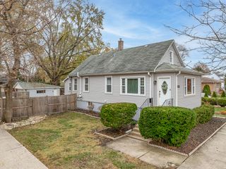 9201 S 52nd Avenue, Oak Lawn, IL 60453